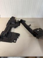 peugeot partner radiator luchtgeleider 2-delig 9817397380 -, Ophalen of Verzenden, Zo goed als nieuw