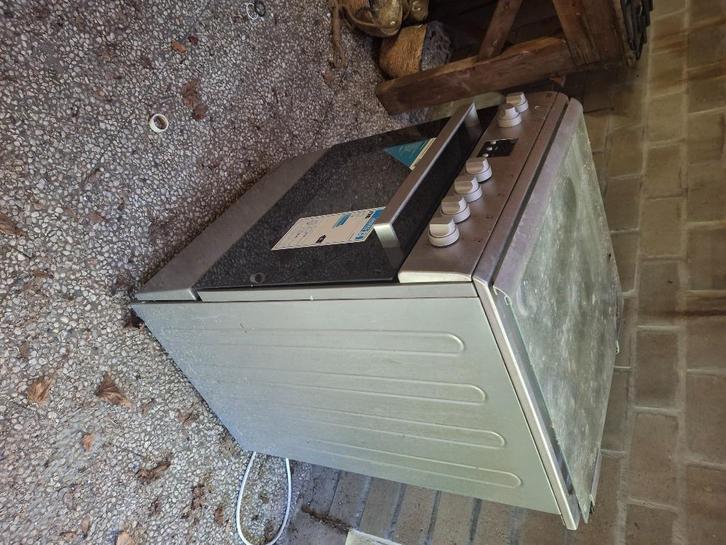 Etna Gasfornuis + oven, Witgoed en Apparatuur, Fornuizen, Gebruikt, Vrijstaand, Gas, 4 kookzones, 85 tot 90 cm, Grill, Hete lucht