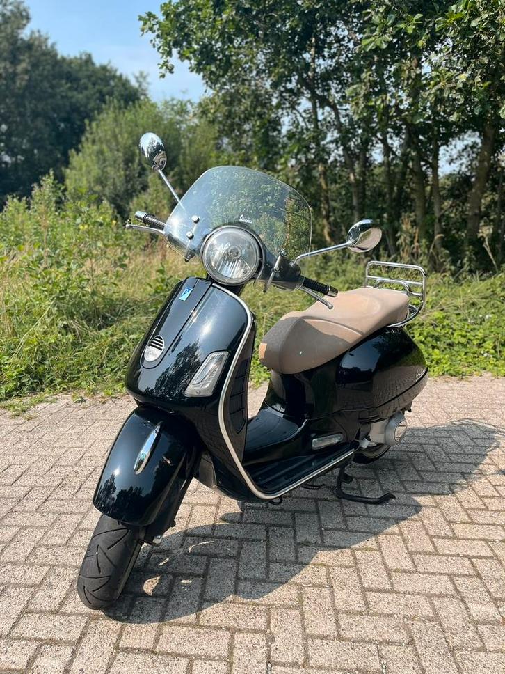 Vespa GTS 250, Motoren, Motoren | Piaggio, Particulier, Toermotor, 12 t/m 35 kW, 1 cilinder, Minimaal motorrijbewijs A2, LED Verlichting