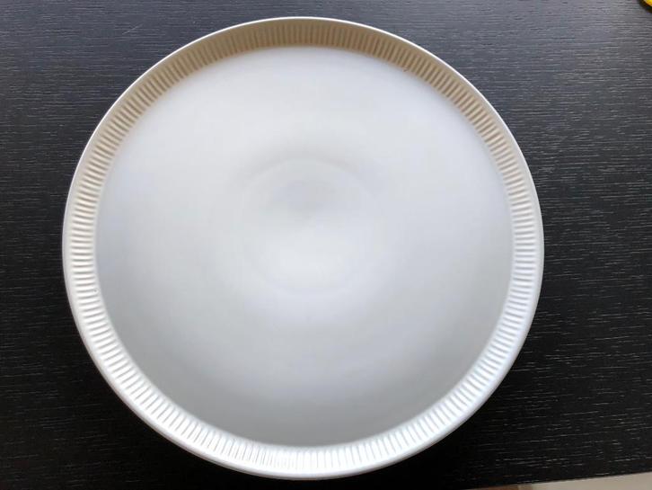 Schaal Fris Edam Cleopatra, lichtgrijs zgan jaren 60 vintage, Huis en Inrichting, Keuken | Servies, Zo goed als nieuw, Schaal of Schalen