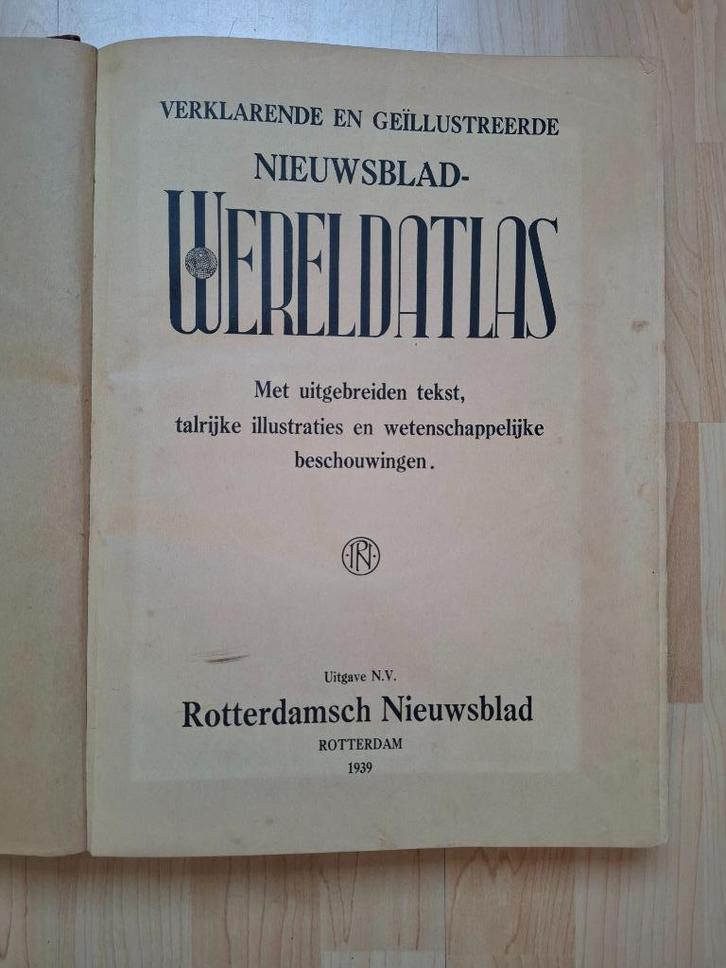 Wereldatlas (1939) Rotterdamsch Nieuwsblad., Boeken, Atlassen en Landkaarten, Gelezen, Overige atlassen, Wereld, 1800 tot 2000