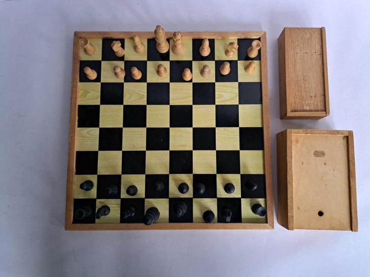 Complete set Schaak - en damspel  40 x 40 cm, Hobby en Vrije tijd, Gezelschapsspellen | Bordspellen, Gebruikt, Een of twee spelers