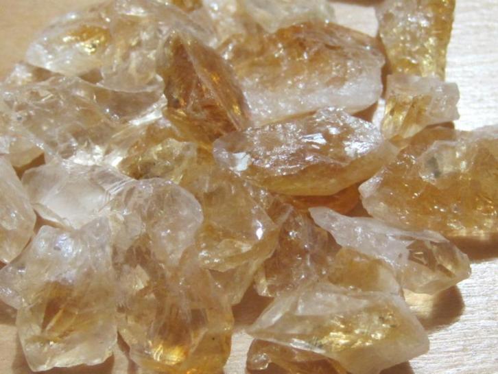 mi. 2x 100Kt ruwe edelstenen CITRIENKWARTS (1), Verzamelen, Mineralen en Fossielen, Mineraal, Verzenden