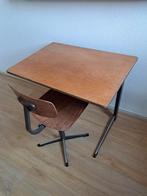 Vintage schoolbureautje met stoel, Huis en Inrichting, Bureaus, Ophalen, Gebruikt, Bureau
