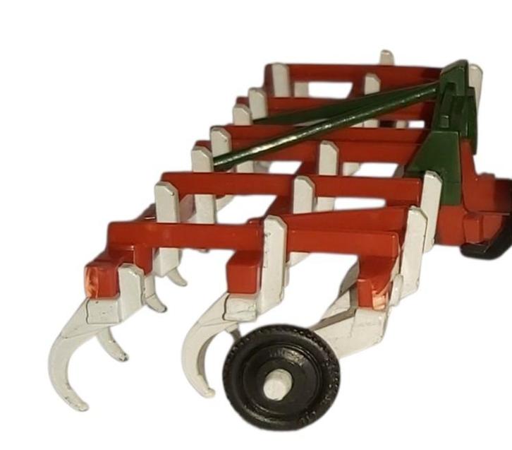 Britains Brede Cultivator 1:32 Nieuwstaat, Hobby en Vrije tijd, Modelbouw | Auto's en Voertuigen, Zo goed als nieuw, Overige typen