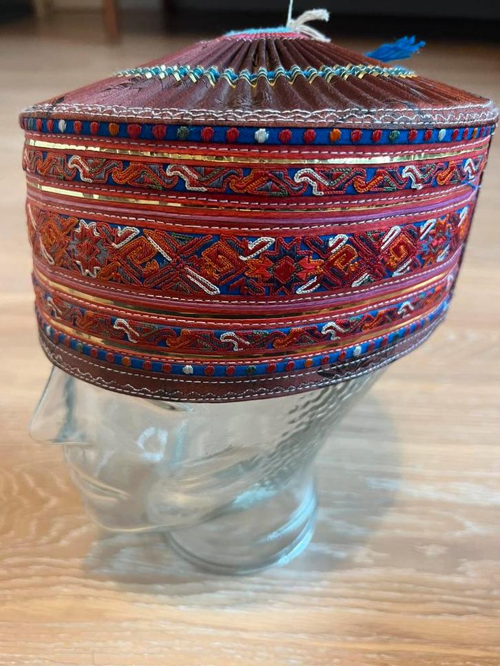 Oude Tribal Chinees ethnic Miao geborduurde meisjes hoed., Antiek en Kunst, Kunst | Niet-Westerse kunst, Ophalen of Verzenden