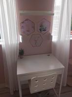 bureau ikea met lade en bijpassende verrijdbare stoel, Kinderen en Baby's, Kinderkamer | Commodes en Kasten, Ophalen, Gebruikt