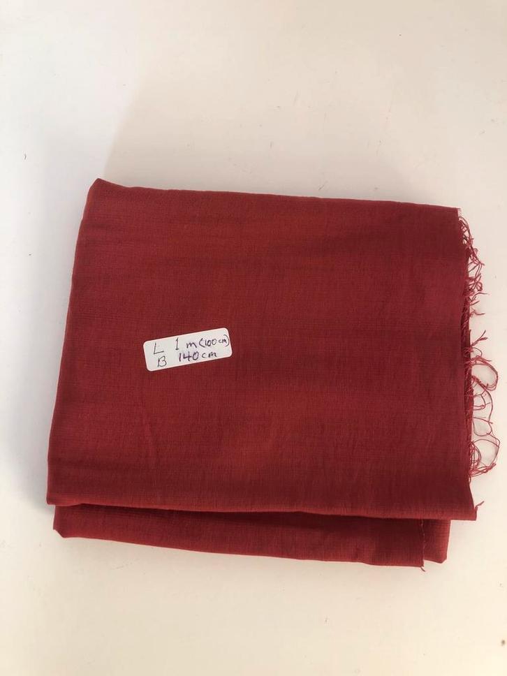 Mooie rode stof - 1 meter, Hobby en Vrije tijd, Stoffen en Lappen, Zo goed als nieuw, Katoen, 120 cm of meer, 200 cm of meer, Rood