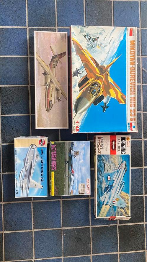 Lot vintage retro modelbouw vliegtuigen schaalmodel, Hobby en Vrije tijd, Modelbouw | Vliegtuigen en Helikopters, Ophalen of Verzenden