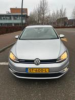 Volkswagen Golf 1.5 TSI 130pk 7-DSG 5D Bluemotion 2018 Grijs, Auto's, Voorwielaandrijving, 4 cilinders, Origineel Nederlands, Zilver of Grijs