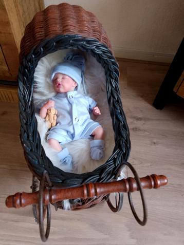 Reborn mini in kinderwagentje  beschikbaar voor biedingen