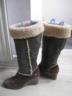 UGGs Ugg laarzen sleehakken maat 41 valt als 40 goede staat, Kleding | Dames, Schoenen, Hoge laarzen, UGG, Bruin, Ophalen of Verzenden