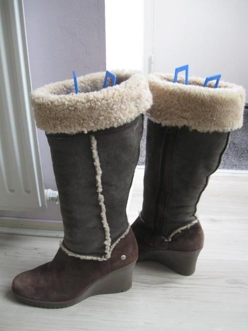UGGs Ugg laarzen sleehakken maat 41 valt als 40 goede staat, Kleding | Dames, Schoenen, Zo goed als nieuw, Hoge laarzen, Bruin