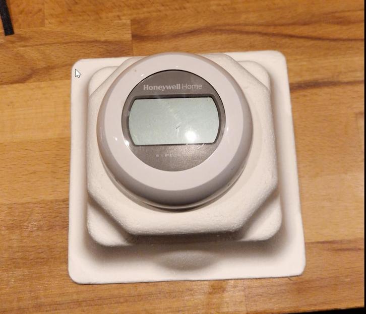 Honeywell Home T87RF Round Wireless Thermostaat - Nieuwstaat, Doe-het-zelf en Verbouw, Thermostaten, Zo goed als nieuw, Slimme thermostaat