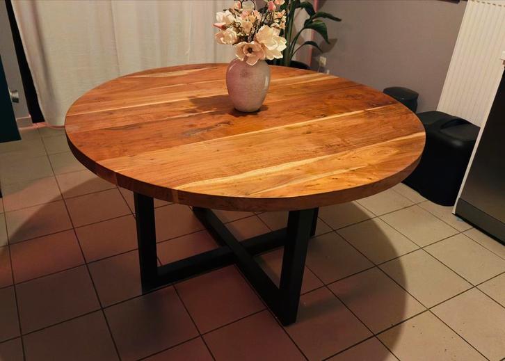 Massief Houten Eettafel • 130cm (Ophalen BE), Huis en Inrichting, Tafels | Eettafels, Gebruikt, 100 tot 150 cm, Vijf personen of meer