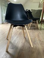 6 eetkamerstoelen zwart kunststof met houten poten, Ophalen, Gebruikt, Zwart, Metaal
