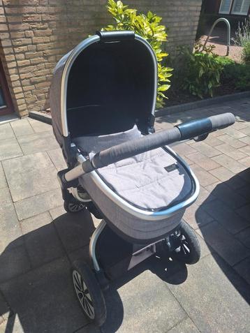 Qute kinder/wandelwagen  beschikbaar voor biedingen