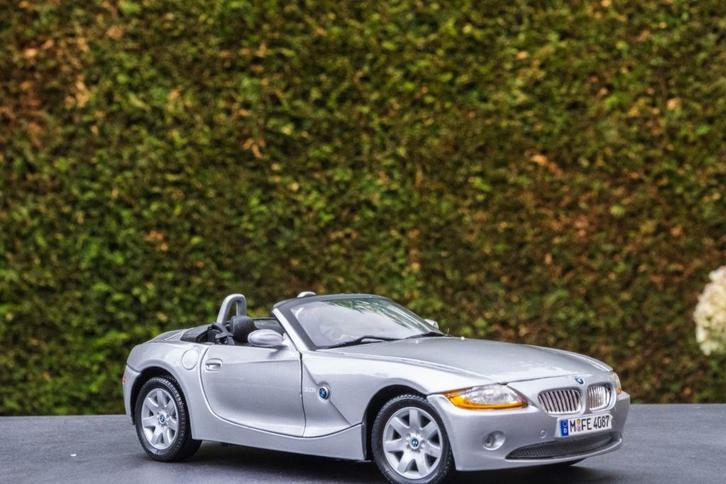 BMW Z4 3.0 Roadster E85 Solido 1/18 Zilver In nette staat, Hobby en Vrije tijd, Modelauto's | 1:18, Gebruikt, Auto, Solido, Ophalen of Verzenden