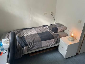 IKEA VIHALS Bed 90x200 - Zo goed als nieuw! - afbeelding 1