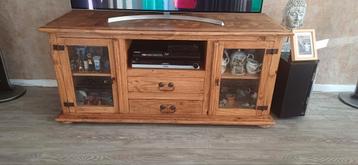 grenen tv kast beschikbaar voor biedingen