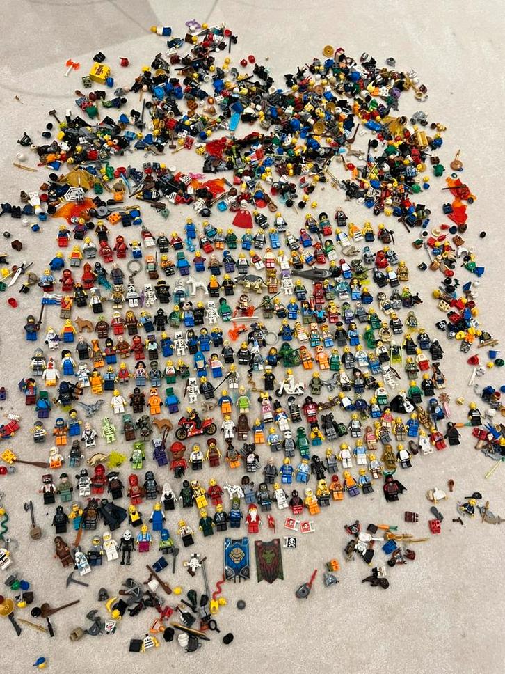 Lego poppetjes verzameling lego minifiguren, dieren etc., Kinderen en Baby's, Speelgoed | Duplo en Lego, Ophalen of Verzenden
