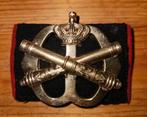 Baretembleem Artillerie, Verzamelen, Ophalen of Verzenden, Landmacht, Nederland, Embleem of Badge
