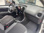 Toyota Aygo 1.0 VVT-i x-now 5Deurs Airco CarPlay NAP, Auto's, Voorwielaandrijving, Gebruikt, Euro 6, 4 stoelen