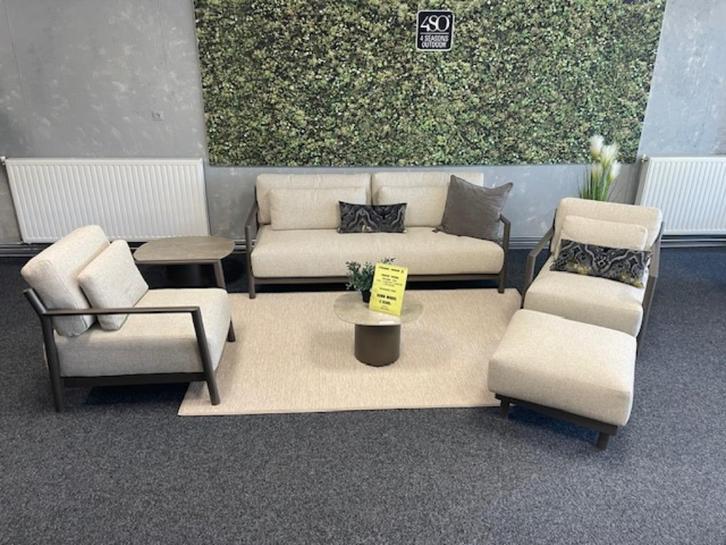 4 seasons outdoor  Capresi  lounge set, Tuin en Terras, Tuinsets en Loungesets, Nieuw, Loungeset, Aluminium, Bank, Bijzettafel