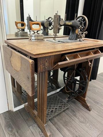 Tafelnaaimachine Pfaff  beschikbaar voor biedingen
