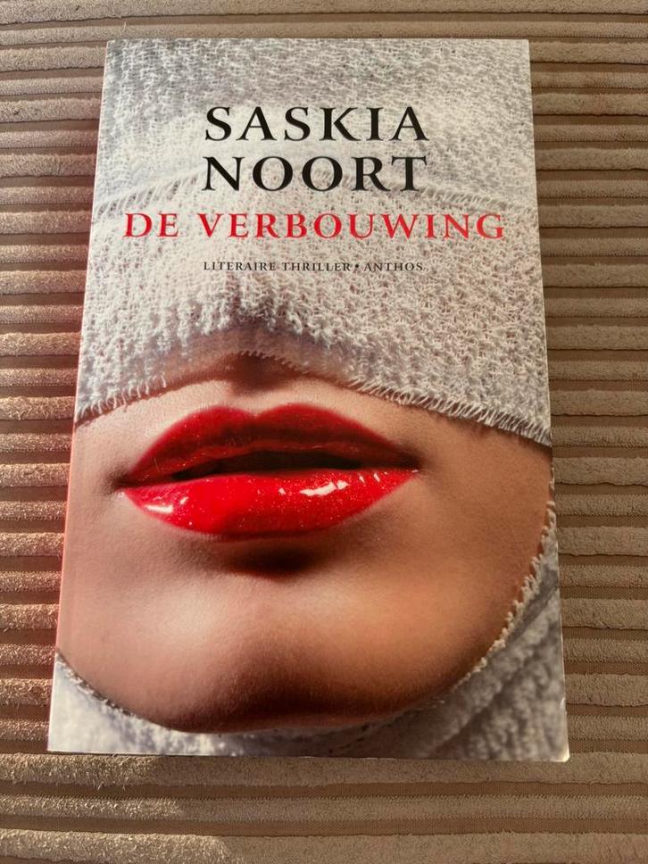De verbouwing - Saskia Noort, Boeken, Thrillers, Zo goed als nieuw, Ophalen of Verzenden