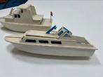2 modelboten 54 en 58 cm lang. Houten boven, kunststof romp, Hobby en Vrije tijd, Modelbouw | Boten en Schepen, Ophalen of Verzenden