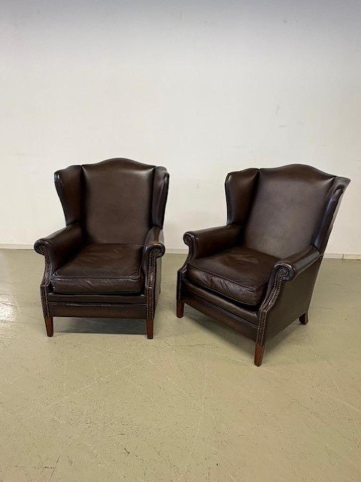 2 Engelse Oorfauteuils in rundleer, Huis en Inrichting, Fauteuils, Gebruikt, Leer, 75 tot 100 cm, 75 tot 100 cm, Ophalen