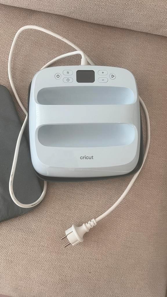 Cricut easypress 3, Hobby en Vrije tijd, Knutselen, Zo goed als nieuw, Knutselwerk, Ophalen of Verzenden