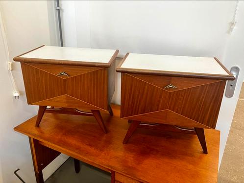 Twee Vintage Nachtkastjes Teak Louis van Teeffelen, Huis en Inrichting, Slaapkamer | Nachtkastjes, Gebruikt, Hout, Ophalen