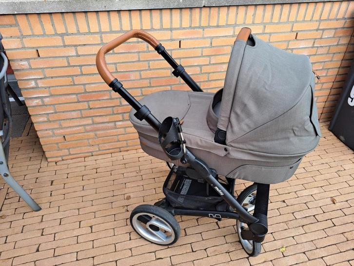 Kinderwagen Mutsy Nio groen met zwart frame, Kinderen en Baby's, Kinderwagens en Combinaties, Gebruikt, Mutsy, Met reiswieg, Verstelbare duwstang