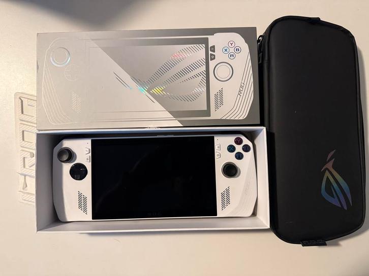 ROG Ally - Handheld Gaming PC, Computers en Software, Videokaarten, Zo goed als nieuw, AMD, PCI-Express 3.0, GDDR6, HDMI, Ophalen of Verzenden