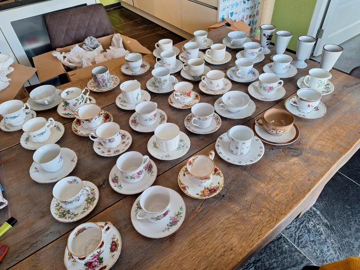 Oud serviesgoed - kopjes, schotels, vaasjes, Antiek en Kunst, Antiek | Servies los, Ophalen