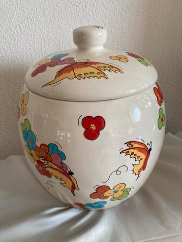 Grote Pink Aardewerk Voorraadpot met Bloemen beschikbaar voor biedingen