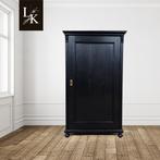 Landelijke klassieke hangkast, eendeurskast, linnenkast