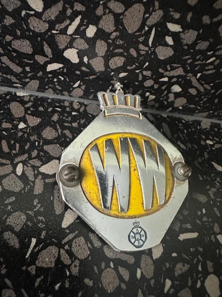 Geel ANWB WW embleem. A.N.W.B. logo voor een oldtimer motor., Verzamelen, Merken en Reclamevoorwerpen, Gebruikt, Overige typen