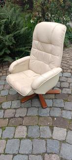 Mooie lederen relax fauteuil, Huis en Inrichting, Fauteuils, Ophalen, Zo goed als nieuw, 50 tot 75 cm
