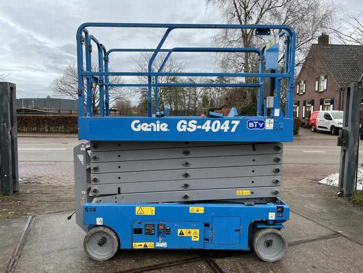 Gebruikte schaarhoogwerker Genie GS4047 (2017) met nieuwe ba, Zakelijke goederen, Machines en Bouw | Liften, Steigers en Ladders