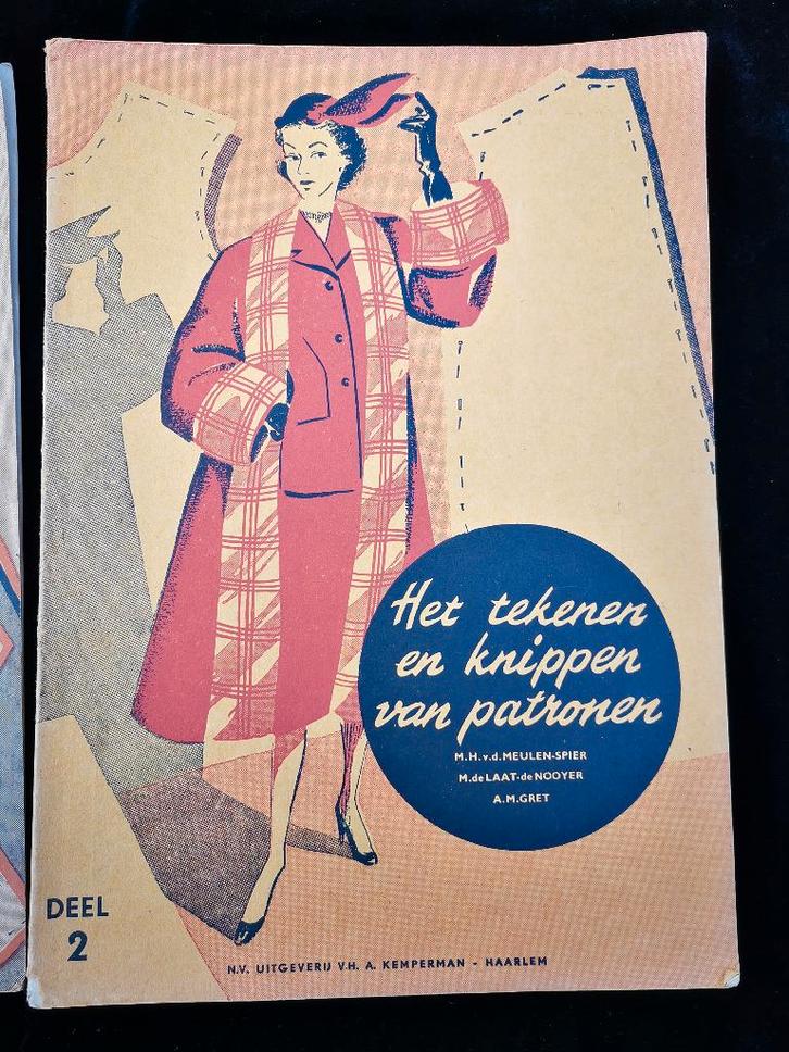 Vintage Modeboek: Tekenen en Knippen van Patronen naaister, Hobby en Vrije tijd, Kledingpatronen, Gebruikt, Vrouw, Overige merken