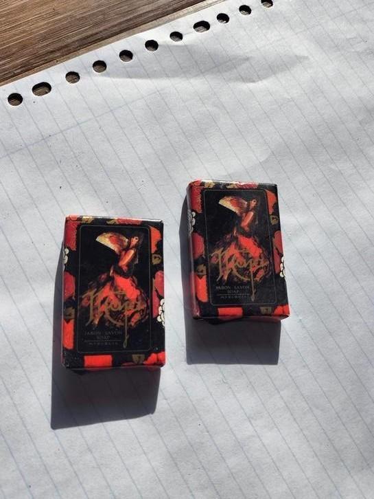 Maya Myrurgia zeepjes klein 2 stuks, Verzamelen, Parfumverzamelingen, Nieuw, Ophalen of Verzenden