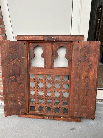 Marokkaans Venster - Authentiek en Decoratief beschikbaar voor biedingen