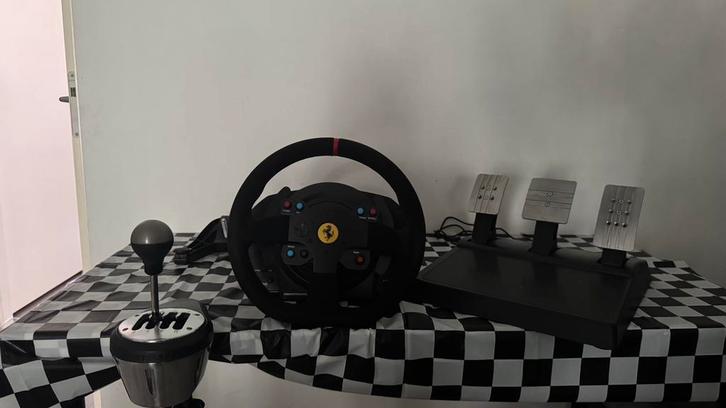 Thrustmaster T300 met t8 shifter, Spelcomputers en Games, Spelcomputers | Sony PlayStation Consoles | Accessoires, Zo goed als nieuw