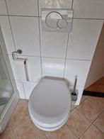 Toilet met toebehoren, Ophalen, Gebruikt, Toilet