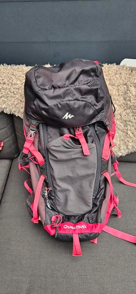 Quechua Rugtas 30 liter met air cooling system, Sport en Fitness, Bergsport en Wandelen, Zo goed als nieuw, Rugzak, Ophalen of Verzenden
