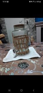 Glazen drankdispenser met kraan en rieten houder, Ophalen of Verzenden