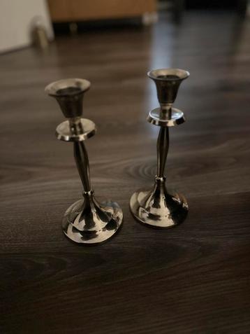 2 keer kandelaar als nieuw beschikbaar voor biedingen